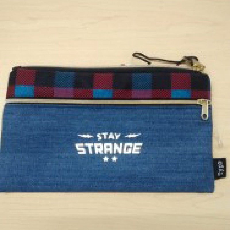Typo archer pencil case -stay strange